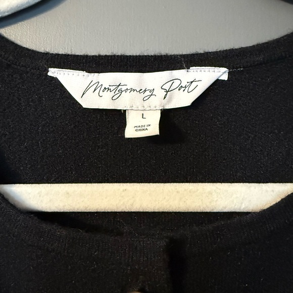 Black Sleeveless Blouse with Gold Accents - Picture 4 of 6